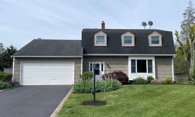 Kingston House | Charming 4-bedroom house with WiFi and AC in welcoming Princeton