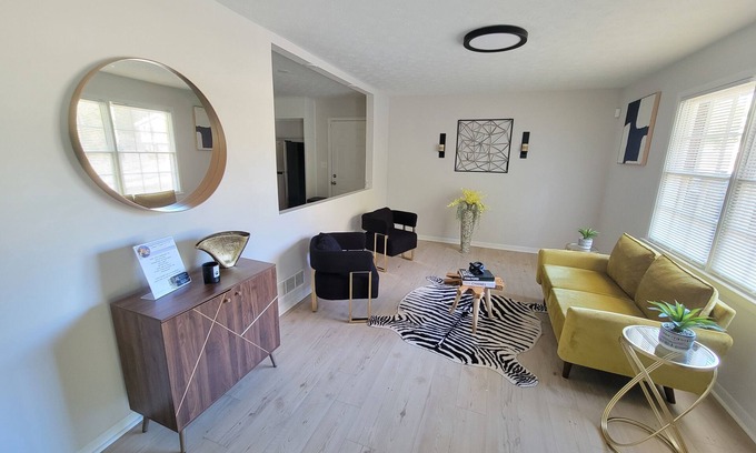 Riverdale House | Charming 4-bedroom house with WiFi and AC in peaceful Riverdale