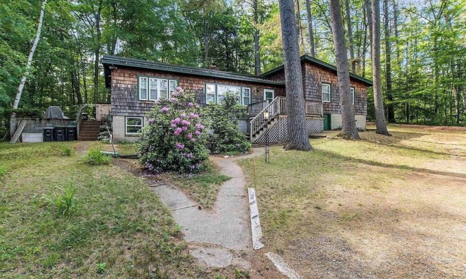 Franklin House | Charming 4-bedroom house with WiFi, AC in welcoming Franklin