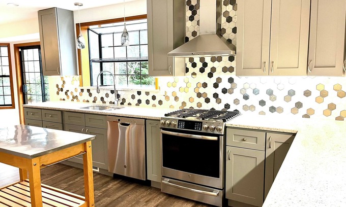 Union Hill-Novelty Hill House | Charming 4-bedroom house with AC and WiFi in Redmond