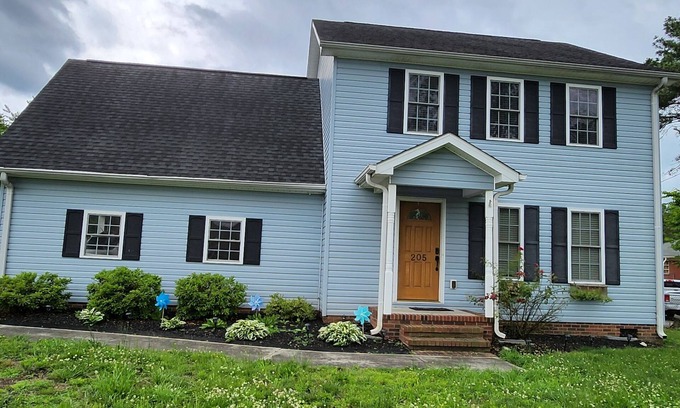 Landis House | Charming 4-bedroom house in Landis within 34 miles outside of Charlotte NC