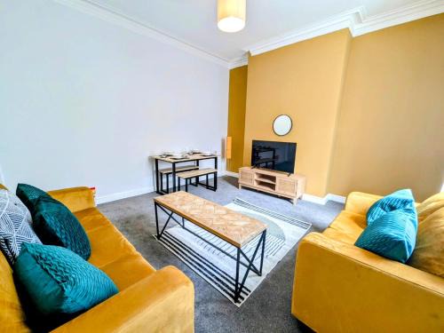Blyth House | Charming 4-bedroom Retreat In Blyth