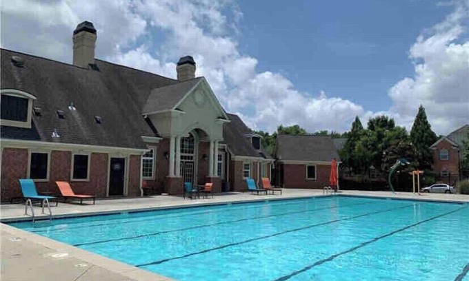 Atlanta House | Charming 4 Bedroom Townhouse with 3 Levels