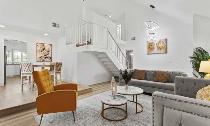 Lake Forest House | Charming 4-bedroom house with WiFi and AC in superb Lake Forest #42087