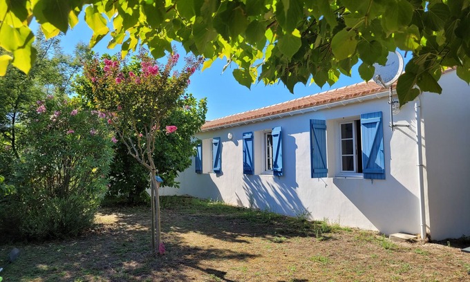 Barbatre House | Charming 400 m from the beach and 50 m from the shops