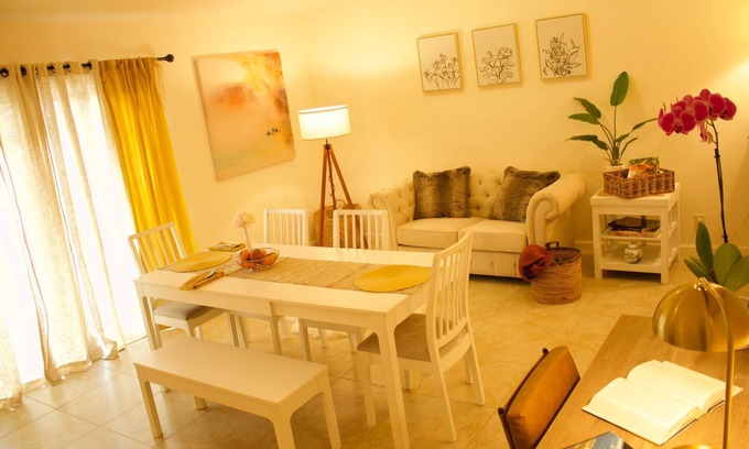 Oxnard House | Charming 4bd house near the coast with backyard