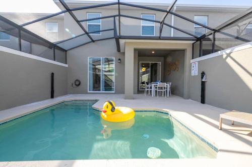 Kissimmee House | Charming 4Bd w Private Pool @ Storey Lake Resort 2653