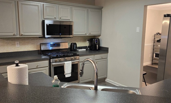 Lithonia House | Charming 4BR Retreat Sleeps 8 Near Stone Mountain