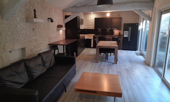 Croix Chapeau House | Charming 5-Bedroom House in Croix-Chapeau, La Rochelle, France⭐