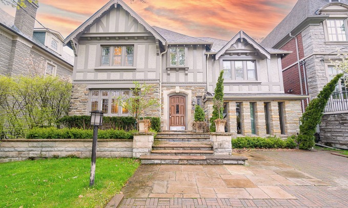 Forest Hill South House | Charming 5-Bedroom Forest Hill Home