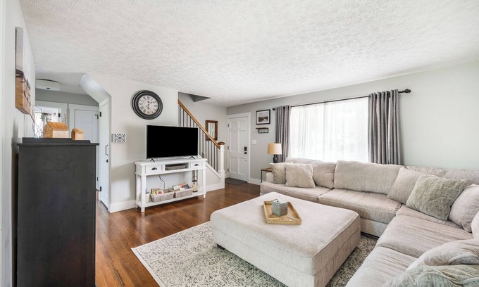 Lynchburg House | Charming 5BR | Near LU by Saydrajanes Properties