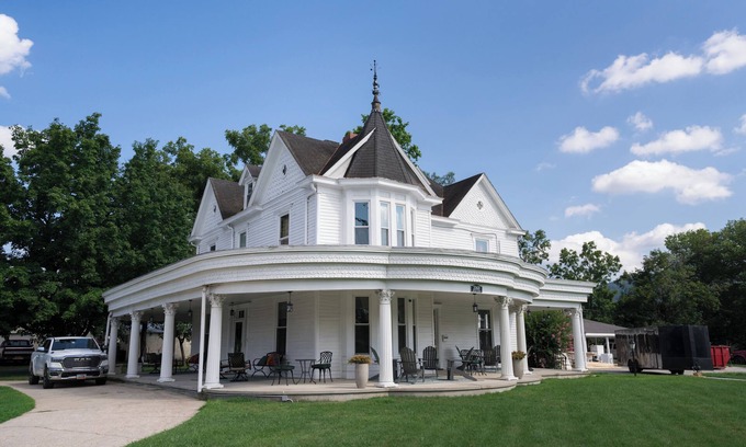 Buena Vista House | Charming 6BR/5BA Victorian retreat near Blue Ridge PKW each room uniquely styled