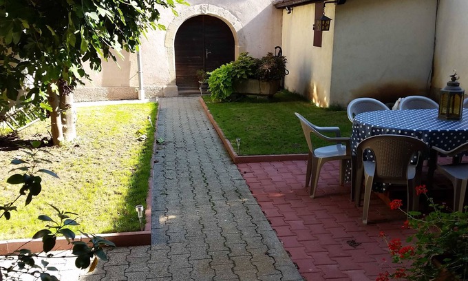 Soultz-Haut-Rhin Cottage | Charming 8-person gîte on the Alsace wine route