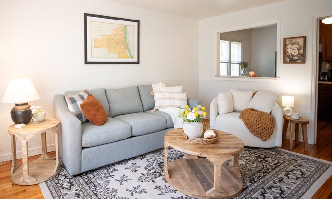 Melrose Apartment | Charming Albany 1-BR Apt with beautiful patio to enjoy and off street parking