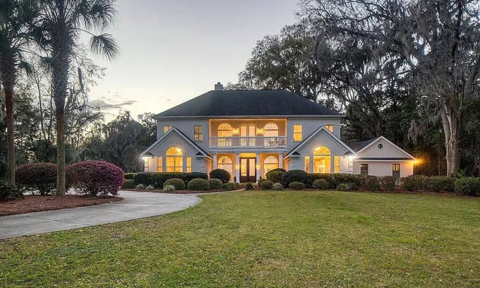 Savannah House | Charming and Beautiful Marsh Front Home!