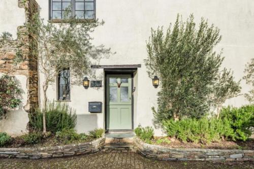 Braunton Apartment | Charming And Cosy Town Farmhouse