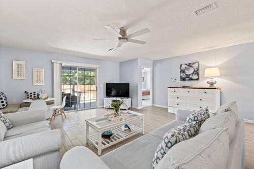 Butler Beach House | Charming and delightful getaway! Walk to Beach