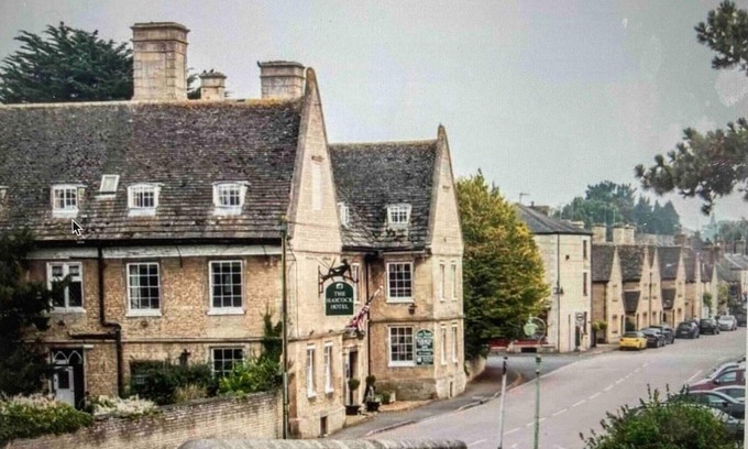 Wansford Cottage | Charming and Modern 3 bed Cottage in Wansford