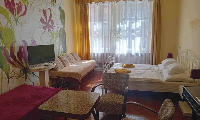 Zizkov Apartment | Charming apartment with a piano in Prague