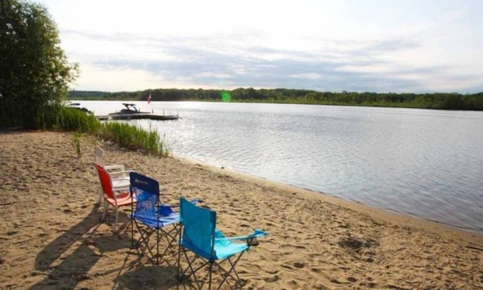 Saratoga Springs House | Charming Apartment - Lake Access & Minutes to Saratoga Racetrack and Downtown