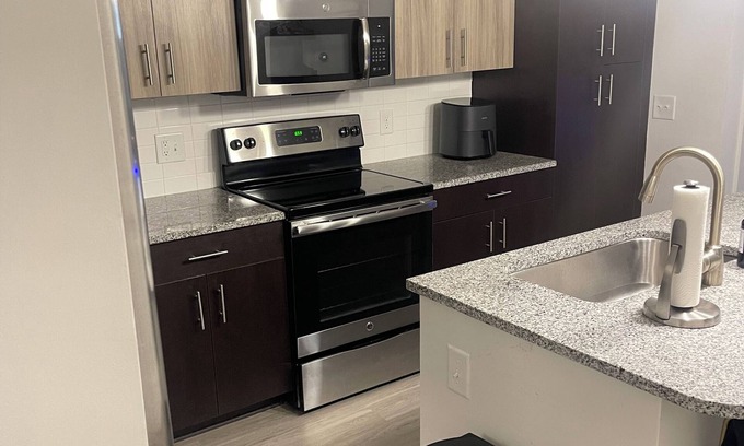 Peoplestown Apartment | Charming Apartment Perfect Blend of Comfort and Convenience