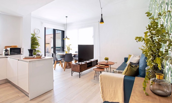 Plaza de Toros Vieja Apartment | Charming apartment in Malaga. Maria Zambrano