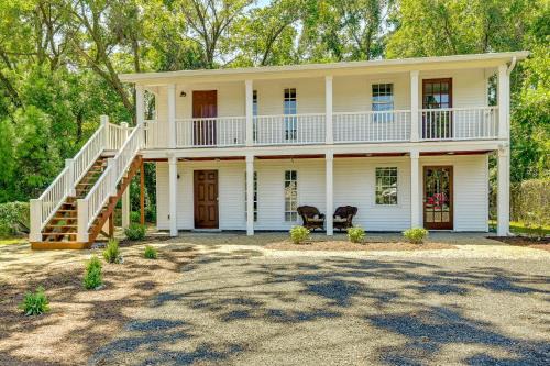 Georgetown Apartment | Charming Apartment in Downtown Georgetown!