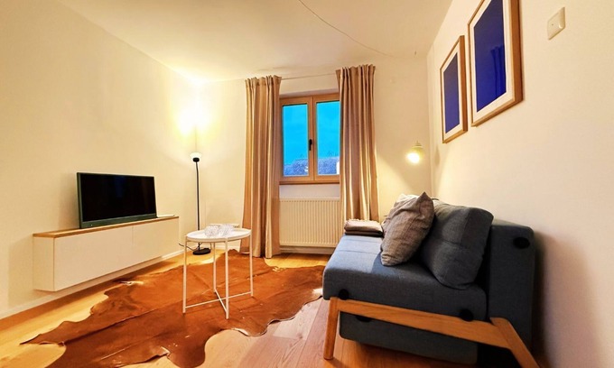 Passau Apartment | Charming apartment - modern, quiet, with parking and good transport links