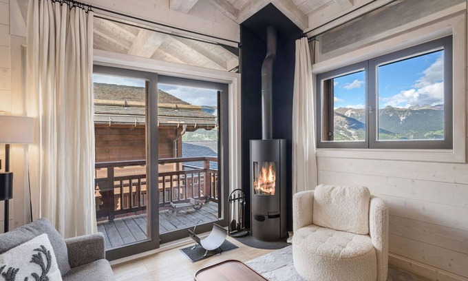 La Perriere Apartment | Charming Apartment Near Slopes in La Tania - 2 Adults & 2 Kids