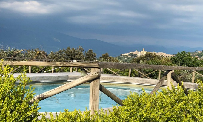 Torgiano House | Charming Apartment on the top of the hill
