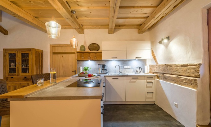 Breitbrunn a. Chiemsee Apartment | Charming Apartment "Weitblick" in Farmhouse with Balcony, Garden & Wi-Fi