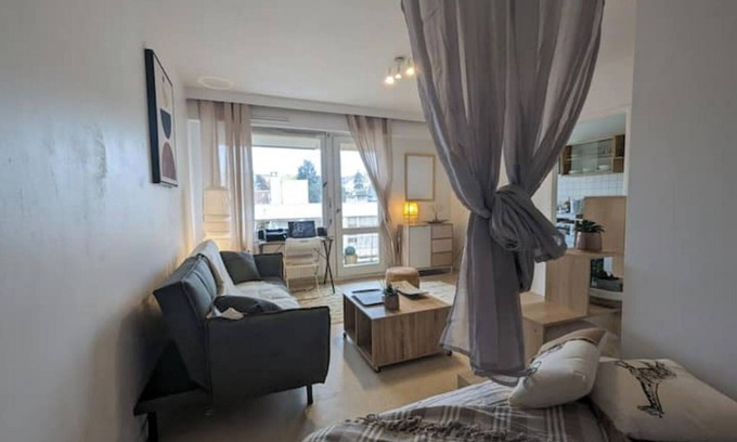 Plantieres Queuleu Apartment | Charming apartment with free parking