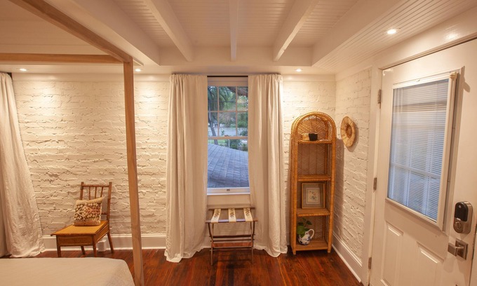 Avondale Apartment | Charming Avondale Backhouse