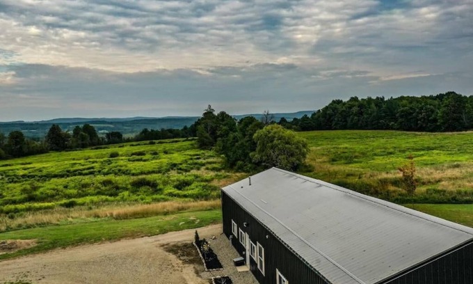 Jamestown House | Charming Barndominium in Jamestown, NY