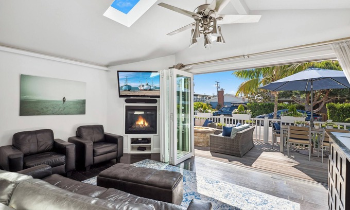 Corona del Mar House | Charming Beach Bungalow – Steps from the Sand & Village