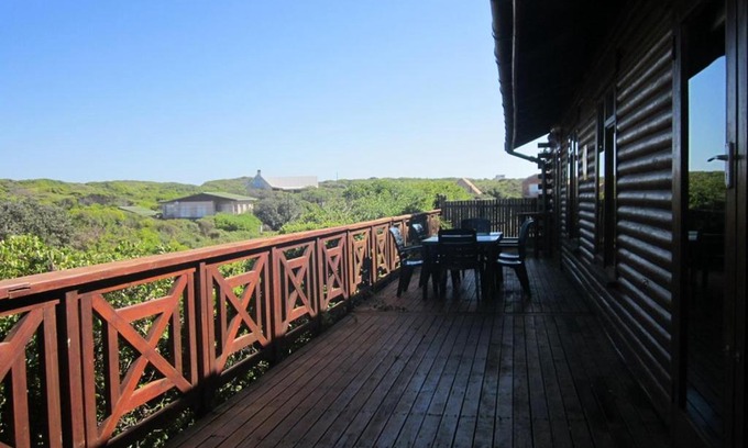 Cape Saint Francis House | CHARMING BEACH BUNGALOW