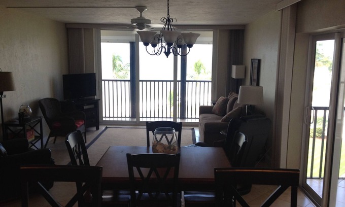 Bonita Springs Condo | Charming beach front 2-bedroom condo with pool in beautiful Bonita Springs