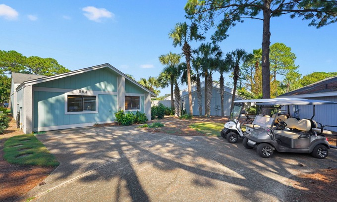 Sandestin House | Charming Beach House - Private Pool & 2 GOLF CARTS! Walk to Pool. Near Beach.