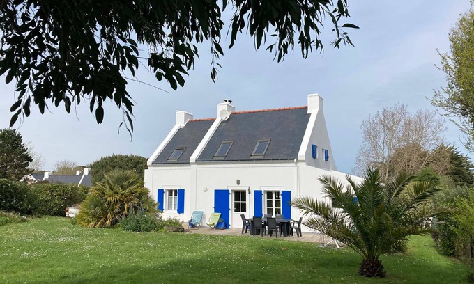 Le Palais House | Charming Beach House: 5 Beds, Fireplace, Garden, BBQ, Near Castoul Beach & Le Palais