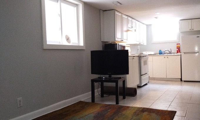 Woodbine - Lumsden House | Charming bedroom in a blissful house in wonderful Toronto with AC and WiFi