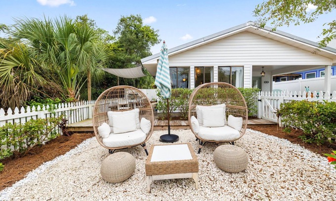 Santa Rosa Beach House | Charming Blue Mountain Bungalow in 30A. Walk or Golf Cart down to the sand.