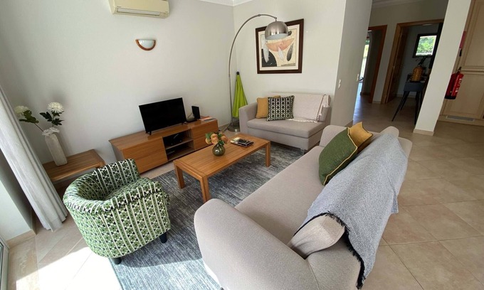 Atalaia Condo | Charming Boavista Apartment