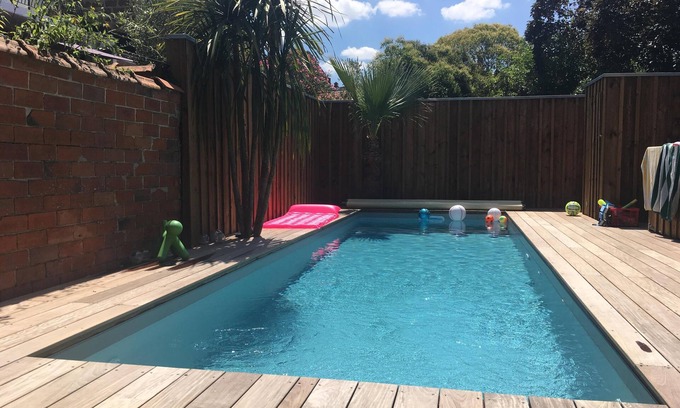 Saint Augustin House | Charming Bordeaux shop with garden and swimming pool 10 minutes from the city center