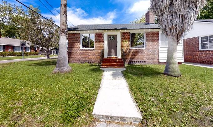 Murray Hill House | Charming brick abode with enclosed yard, grill, children's games, & AC - dogs ok