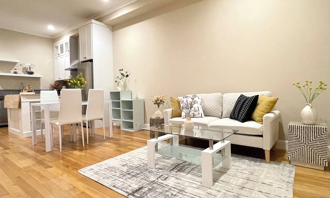 Visitacion Valley Apartment | Charming bright 2-bedroom unit in brilliant San Francisco