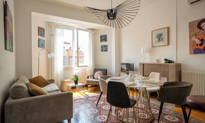 Saint-Martin Apartment | Charming, bright apartment near town center.