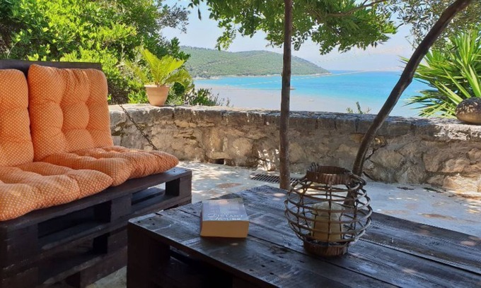 Apraos Apartment | Charming bright apartment near the sea, private terrace!