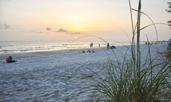 Sunset Beach House | Charming bungalow steps from the beach