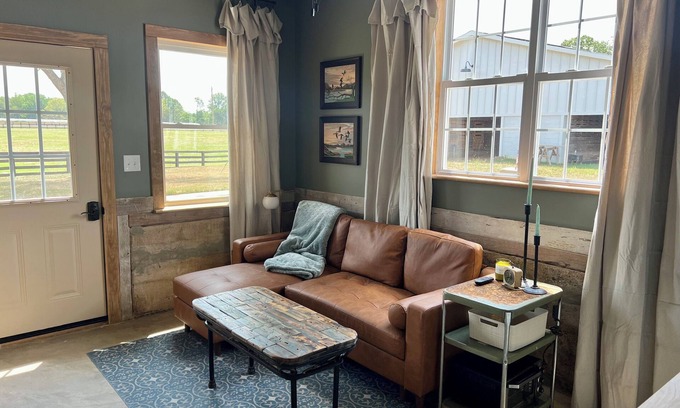 Shelby Cabin | Charming Bunkhouse with AC on working farm in Shelby