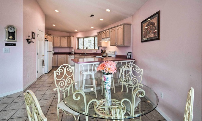 Burnsville Apartment | Charming Burnsville Apt w/Mountain Views & Deck!